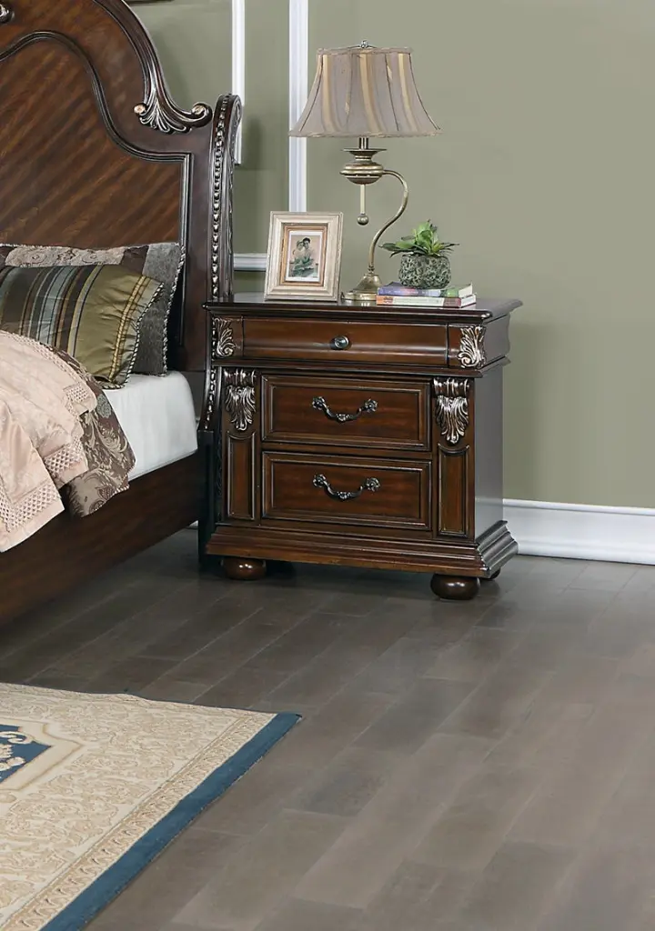 Traditional Antique Cherry Veneer Nightstand - Bedroom Furniture kanepe